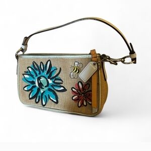 Coach Rare 2005 Vintage Floral Bumblebee🐝Demi Baguette. Limited Addition